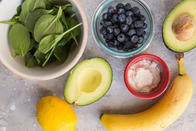 Low Iron? Go Tropical, This Power-Packed Banana Blueberry Avocado Smoothie Naturally Boosts Your Hemoglobin Count!