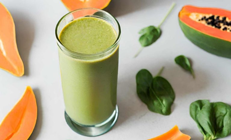 Feeling Weak After a Stressful Day? Energize with Spinach Papaya Smoothie (A Natural Hemoglobin Booster)