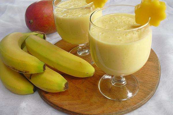 Low Iron? Skip the Supplements, Blend this Power-Packed Apple Banana Mango Smoothie (Your Natural Hemoglobin Booster)