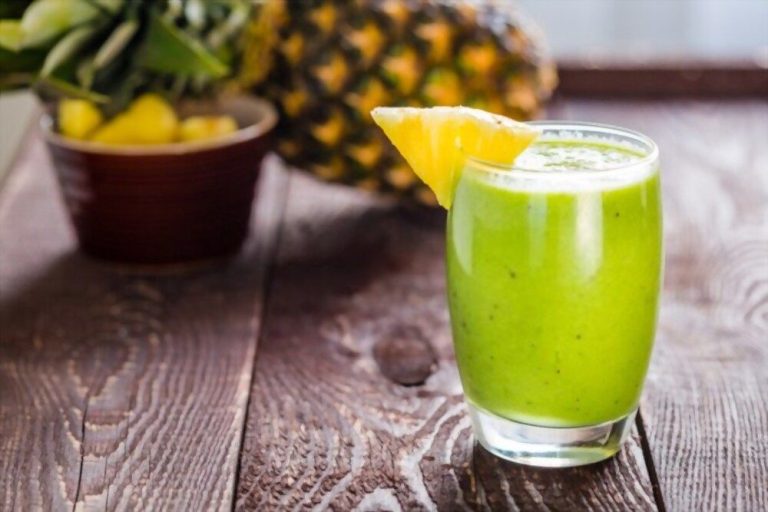Feeling Weak After a Stressful Day? This Pineapple Kiwi Smoothie Ignites Your Energy and Boosts Hemoglobin