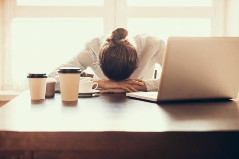 Can chronic stress cause high ferritin levels? The answer is Yes. Here's a woman experiencing stress, symbolizing the link between chronic stress, inflammation, and high ferritin levels in the blood.